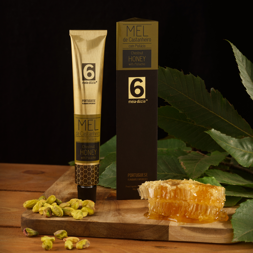 
                  
                    Mel de Castanheiro com Pistácio
                  
                
