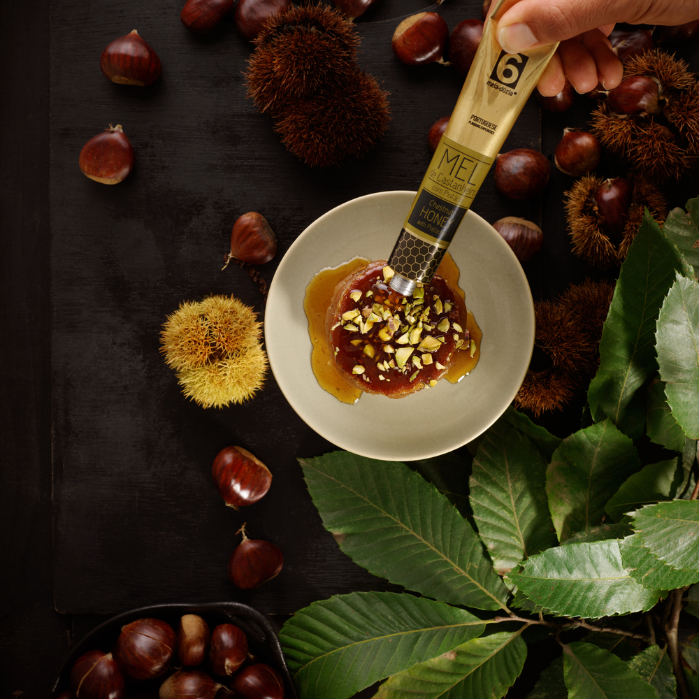 
                  
                    Mel de Castanheiro com Pistácio
                  
                