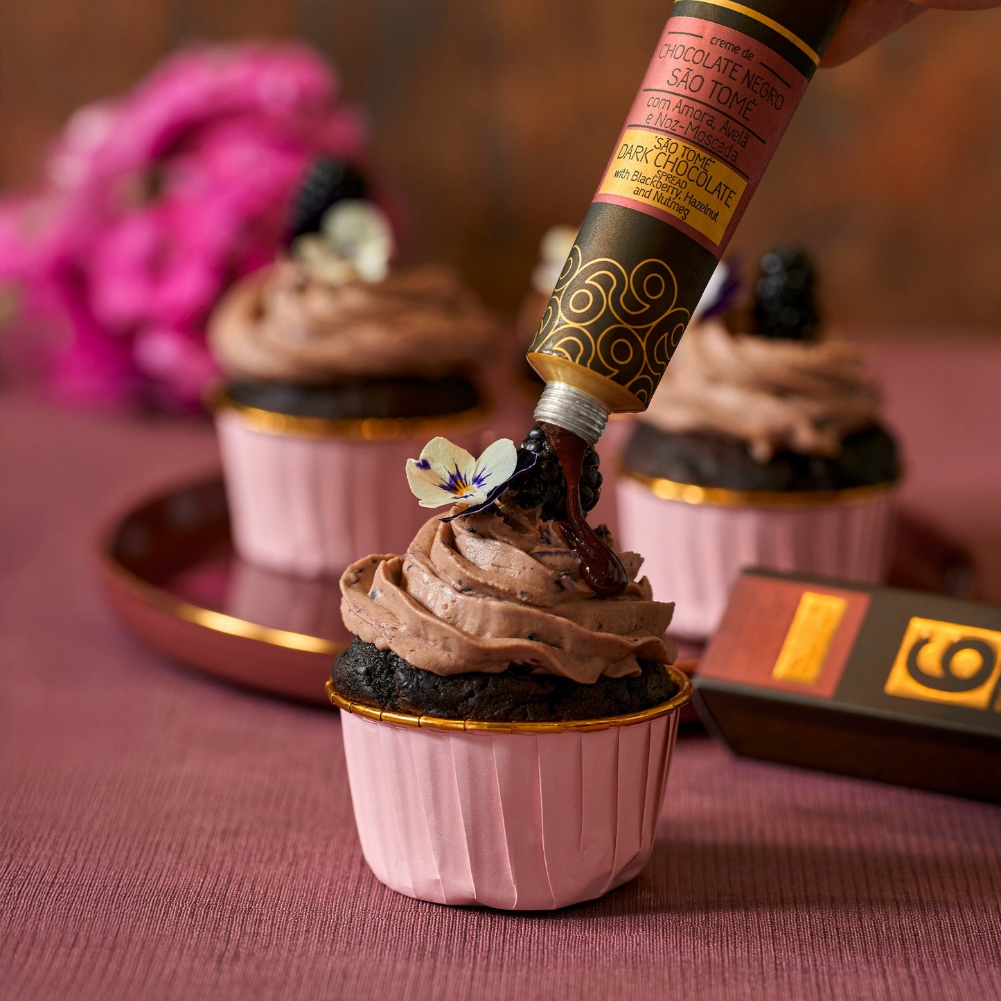 PACK 6 Chocolate Negro | Presente de Aniversário - Amantes de Chocolate. Sabores de Portugal num presente de aniversário gourmet que todos amam receber. meia.dúzia® Sabores de Portugal, prendas de aniversário gourmet