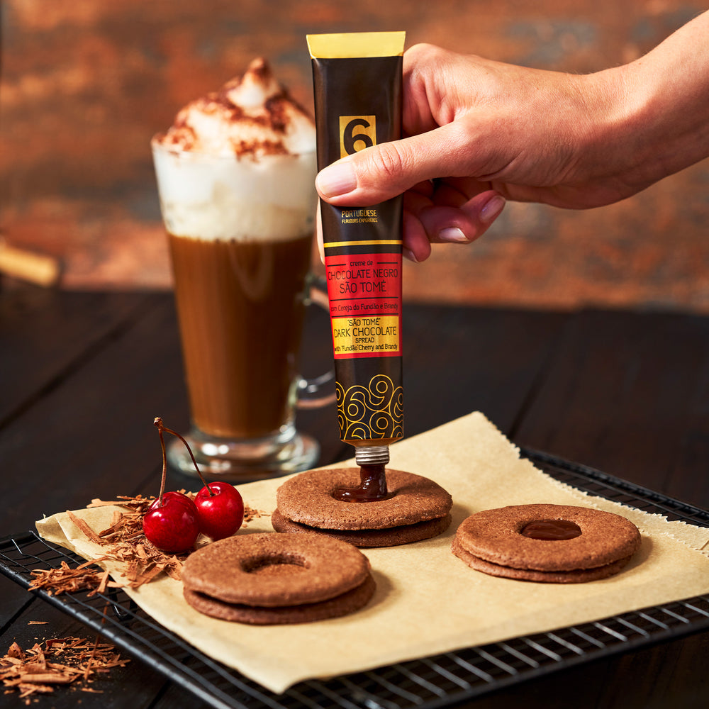 
                  
                    Crème de Chocolat Noir de São Tomé à la Cerise et au Brandy
                  
                