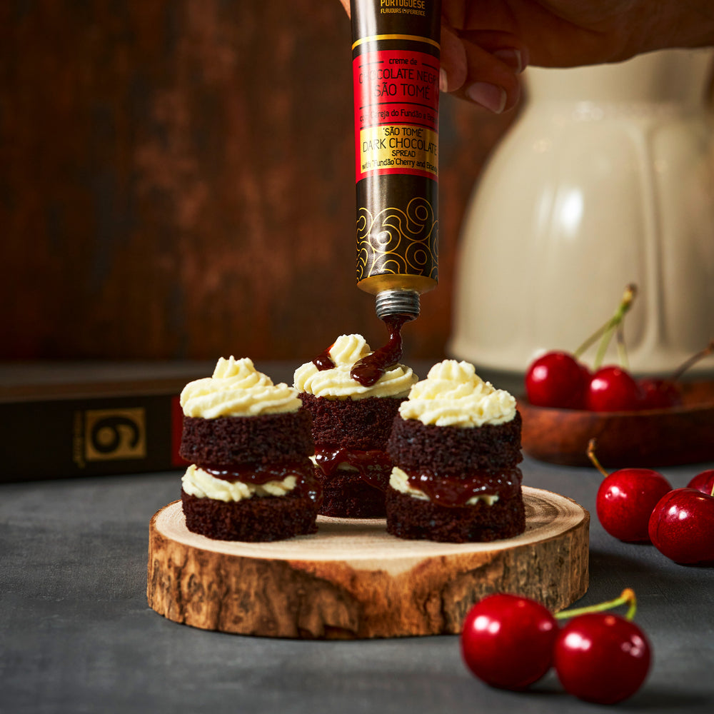 
                  
                    Crème de Chocolat Noir de São Tomé à la Cerise et au Brandy
                  
                