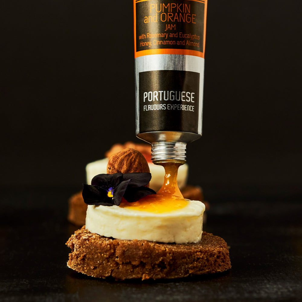 
                  
                    Confiture de Citrouille et d’Orange, Miel de Romarin et d’Eucalyptus, à la Cannelle et au Amande
                  
                