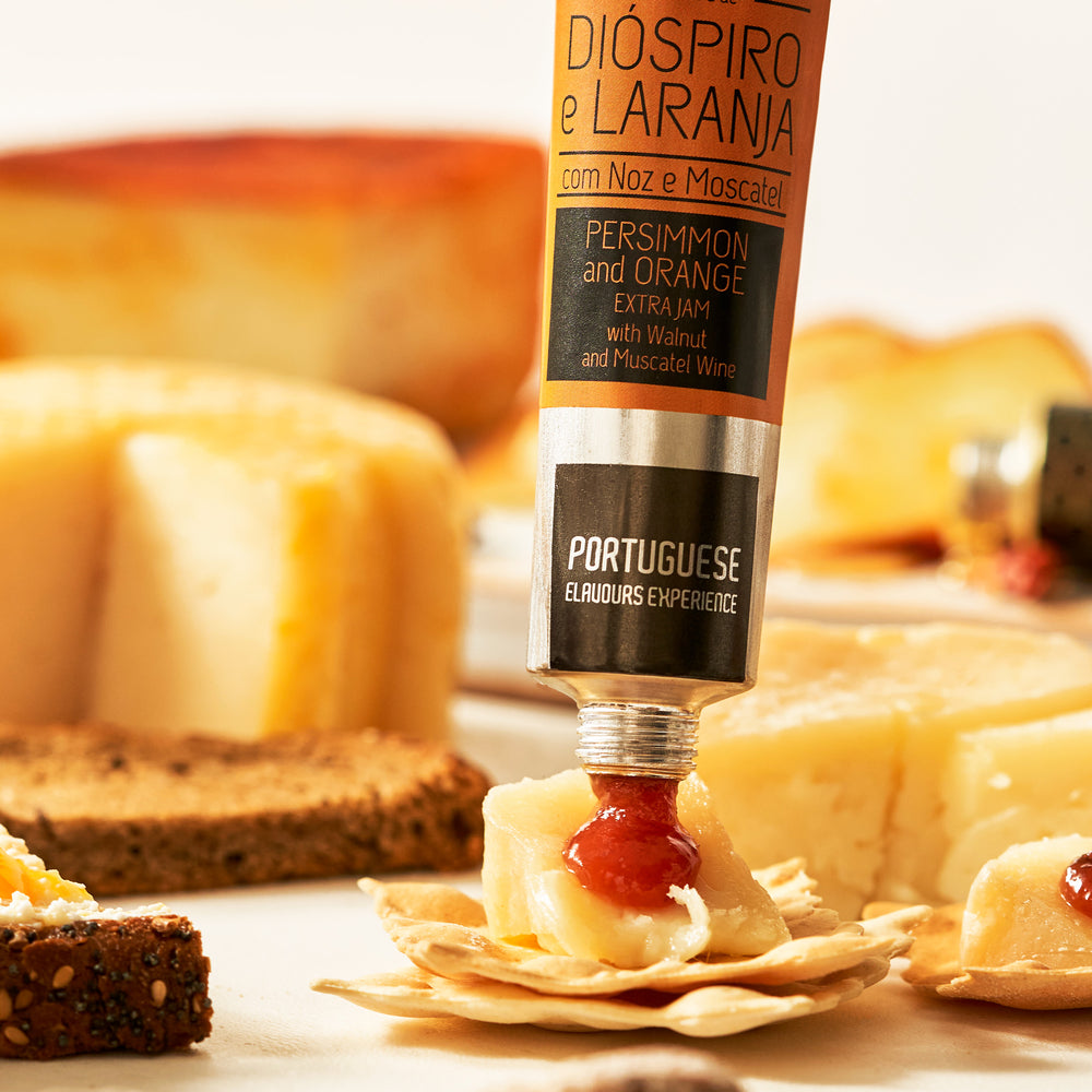 
                  
                    Confiture Extra de Kaki et d’Orange avec Noix et Muscat
                  
                