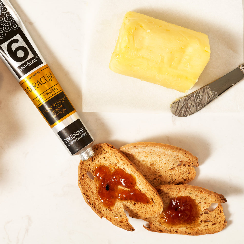 
                  
                    Confiture Extra de Fruit de la Passion au Gingembre
                  
                