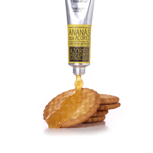 
                  
                    Bolachinha com Doce Extra de Ananás dos Açores com Erva-Princípe em bisnaga meia.dúzia®, parte do Travel Kit 6 Doces Artesanais - Azulejos Portugueses - Presente de Portugal
                  
                