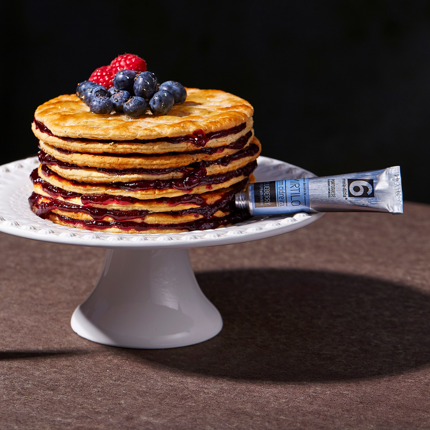 Panquecas com frutos vermelhos e doce de mirtilo com cidreira em bisnaga da meia.dúzia - presente gourmet para o dia da mãe.