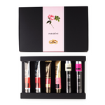 PACK 6 Aniversário de Casamento nº 2, inclui: compota de framboesa e groselha com lúcia-lima, compota de pera e groselha com cidreira com pimenta rosa, creme de chocolate negro com amora, avelã e noz-moscada, mel multifloral, chá verde com jasmim e chá verde com menta e rosasmeia.dúzia - sabores de Portugal