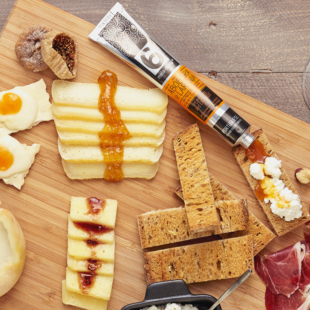 
                  
                    Tábua de queijos e enchidos com Doce de Abóbora e Laranja com mel de Rosmaninho e Eucalipto, Canela e Vinho do Porto meia.dúzia®
                  
                